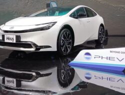 1 Di 4 SPK Toyota Hingga GIIAS 2024 adalah Kendaraan Pribadi Hybrid