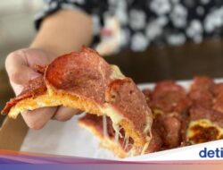 Makan Pizza Tersisa 1 Potong? Ini Saran Ahli Etiket Sebagai Menyantapnya