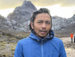 8 Seniman Kegemaran Mendaki Gunung, Fiersa Besari Berhasil Capai Puncak Carstensz