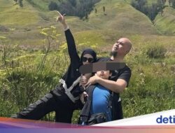 Ahmad Dhani Piknik Ke Beach Club dan Makan Bareng Politisi