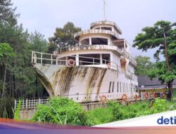Masjid Unik Ke Mojokerto, Bentuk Kapal Pesiar Ke Hutan Rimbun
