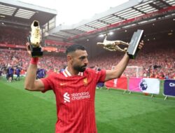 Sejarah! Mohamed Salah Borong Apresiasi Top Skor, Playmaker, dan Olahragawan Terbaik Kejuaraan Inggris