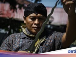 Kearifan Lokal Mencuci Keris Setiap Malam 1 Suro, Begini Sejarahnya