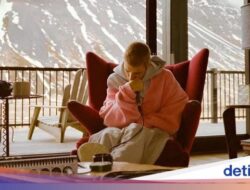 Gaya 'SWAG' Justin Bieber Di Coba Sundae Erewhon dan Makan Ramen