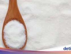 Beda Gula Rafinasi yang Dimakan Tom Lembong Bersama Gula Alami