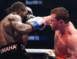 Pukulan Canelo Tak Sekeras yang Diharapkan Crawford, Bud: Lebih Keras Kavaliauskas
