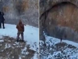 Penemuan Pintu Besar Di Pegunungan Kazakhstan Dikaitkan Didalam Alien