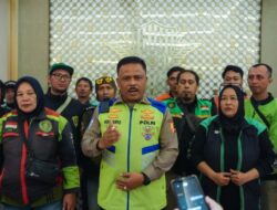Polantas Menyapa Bersama Ojol, Kakorlantas Ingatkan Keselamatan Ke Jalan yang Utama
