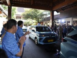 Kehadiran Bluebird Ajak Kelompok Jelajah Kota Solo Lebih Nyaman