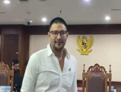 Ammar Zoni Tampil Klimis dan Berkacamata Di Sidang Lanjutan Peristiwa Pidana Bahaya Narkotika Hari Ini
