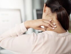 Kenali Sebelumnya Fatal, Seperti Ini Tanda Penyakit Jantung yang Terasa Di Leher