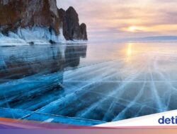 Danau Baikal Belum Dibuka, tapi Ribuan Wisatawan Terjebak Di Sana