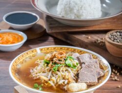 Nikmatnya Spesial Soto Boyolali Hj. Hesti, Minuman Mudik yang Karena Itu Simbol Kebersamaan Keluarga