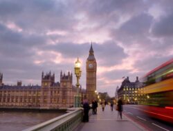 Pertempuran AS-Iran Bikin Susah Banyak Negeri, 100.000 Pekerja Hingga Inggris Terancam Pengurangan Tenaga Kerja