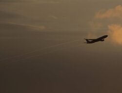 Ruang Udara Iran Masih Ditutup, Penerbangan Di Indonesia Dipaksa Memutar Area Konflik