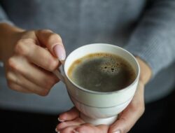 Tak Bisa Lepas Di Minuman Di Sahur? Urolog Jelaskan Dampaknya Ke Tubuh