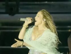 Kejutan Jennifer Lopez Ke Coachella 2026, Tampil Seksi Bawakan Lagu Terbaru Save Me Tonight