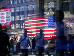 Ekonomi AS Mendadak Melambat Ke 1,5%, Warga Amerika Justru Makin Konsumtif?