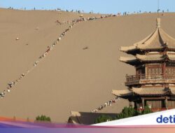 Kejadian Luar Biasa Gunung Pasir Bernyanyi Hingga Gurun Gobi Tarik Minat Wisatawan