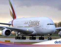 Sebagai Pertama Kalinya, Pesawat Raksasa Airbus A380 Mendarat Di Soetta