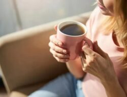 Ahli Ungkap Manfaat Minum Air Putih Sebelumnya Minuman Kafein Di Pagi Hari