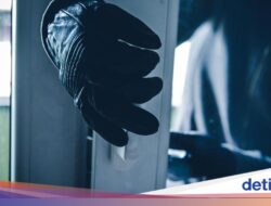 Dua Pria Gondol Kalung Berlian Ratu Mesir Senilai Rp 71 Miliar Untuk Museum
