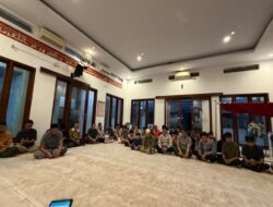 Tetangga dan Kerabat Gelar Doa Bersama Sebagai Keselamatan Fotografer iNews Yudistiro Pranoto