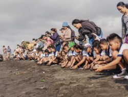 Pertamina Patra Niaga Dampingi Nelayan Lestarikan Penyu Di Pantai Biaung