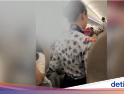 Penumpang Ngamuk Kesenggol Troli, Paksa Pramugari Minta Maaf sampai Berlutut